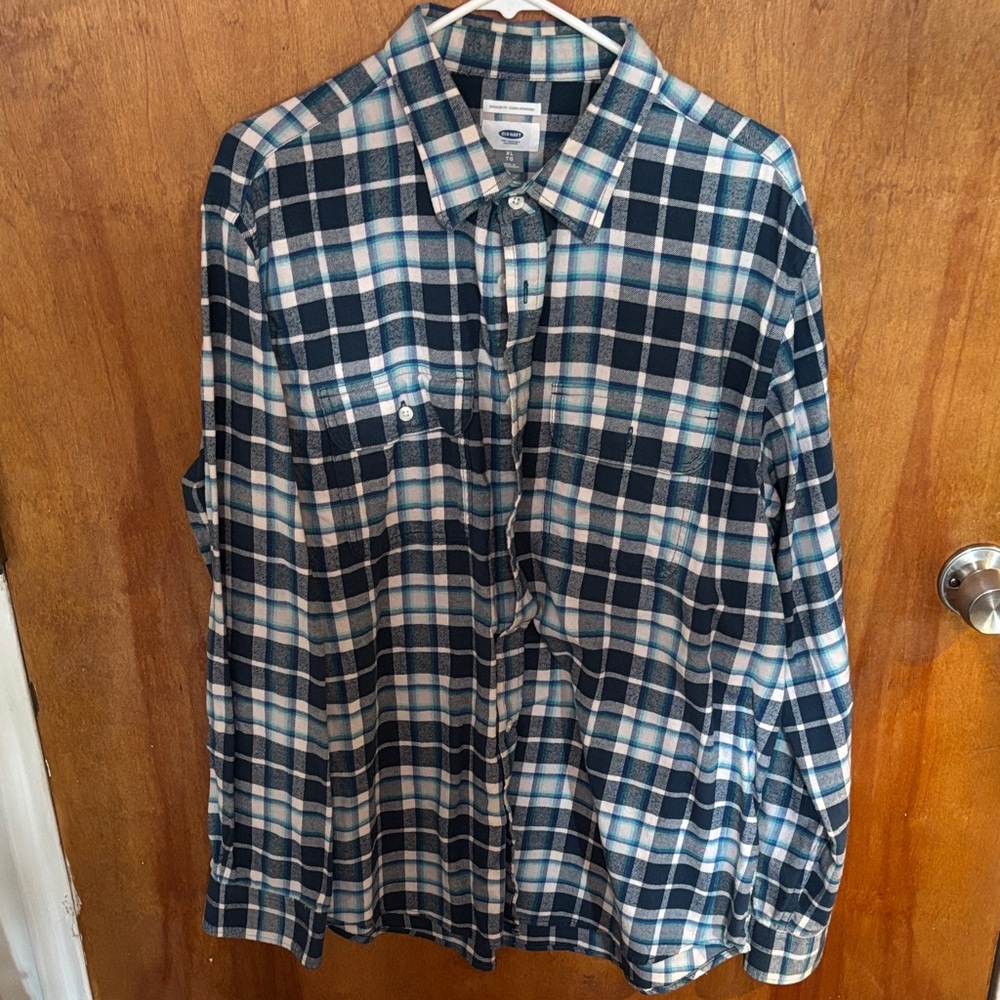 Old Navy Men's Plaid Button-Up Shirt in Navy, White & Teal
